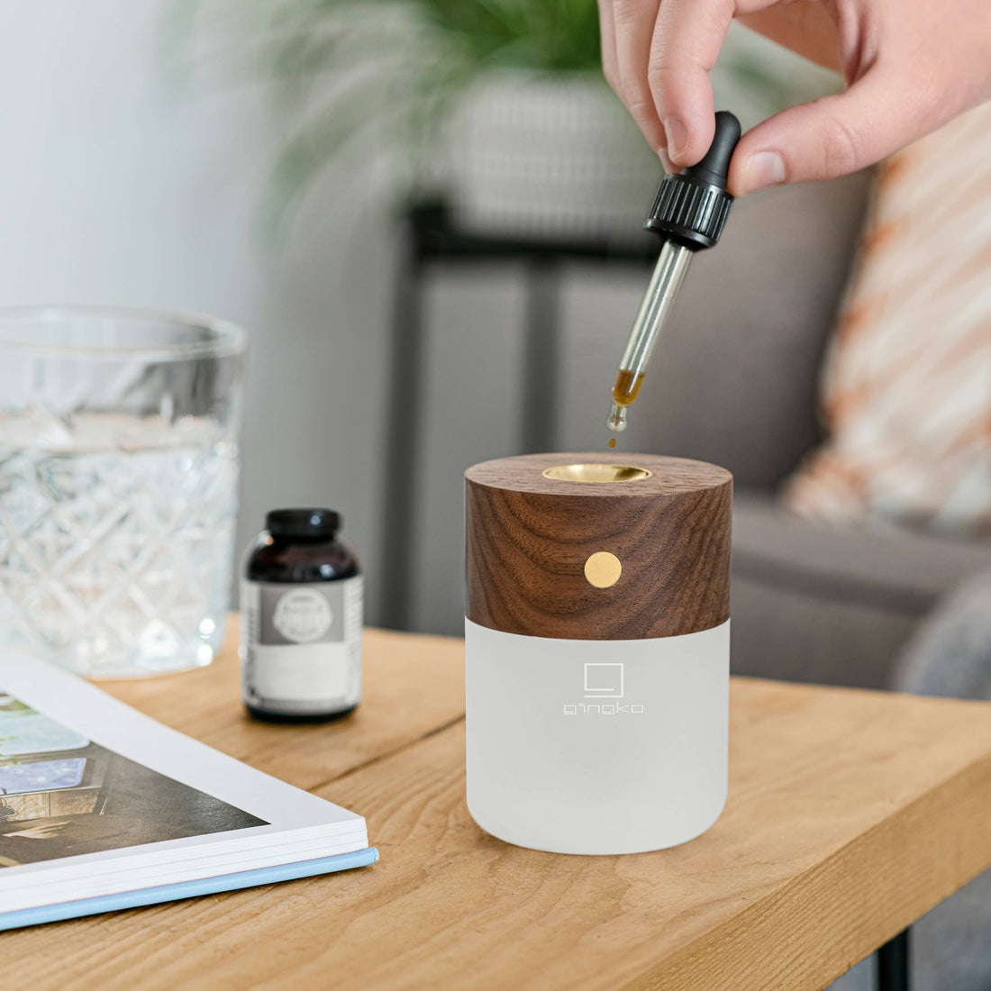 Smart Diffuser Walnut Lamp