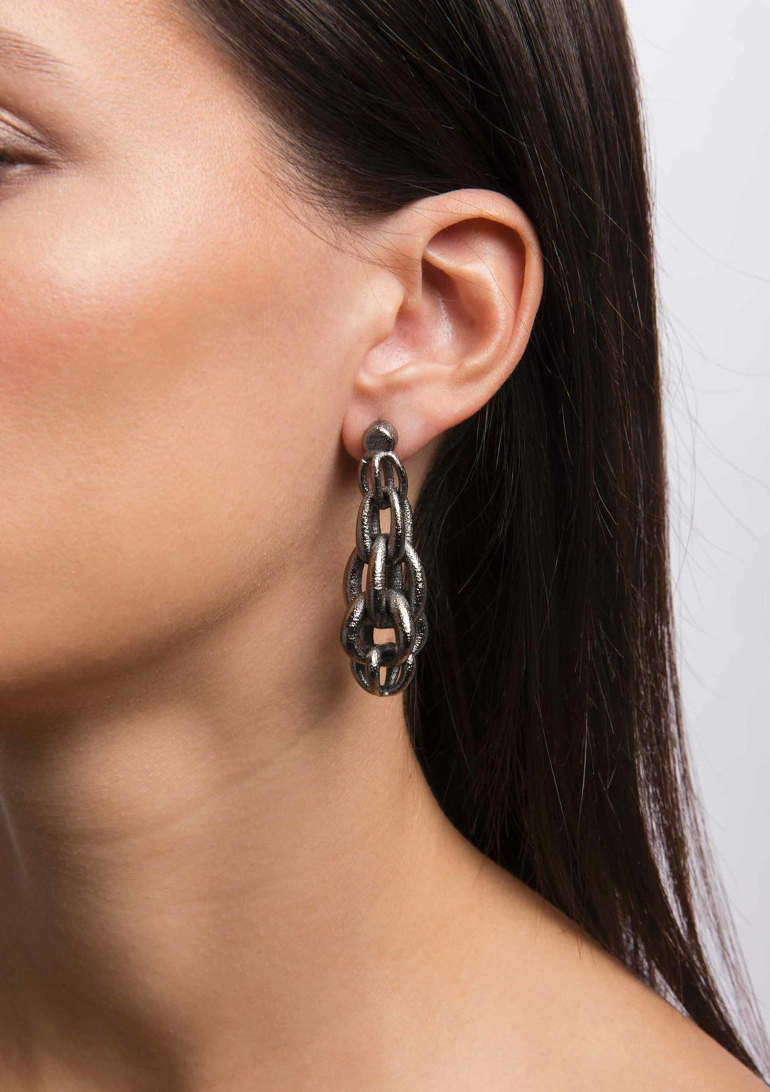 Magna Earrings in Gunmetal