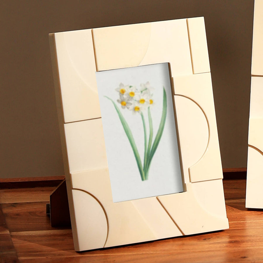 Ivory Resin 3D Cut Inlay Picture Frame 4x6"