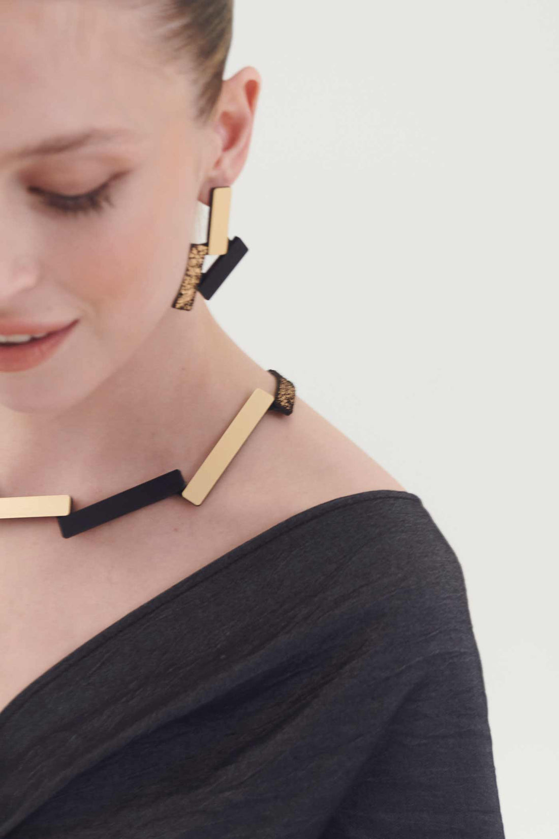 Ray Earrings small Black/Gold