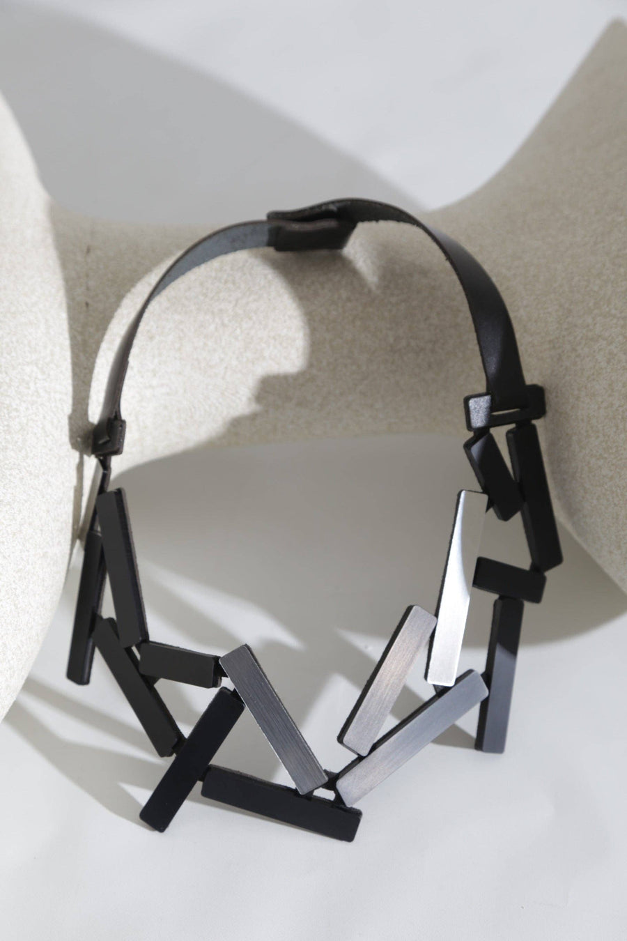 Ray Necklace Large - Silver and Black