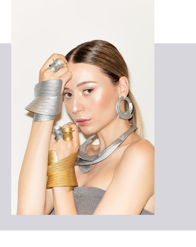 White Gold Lamina Necklace