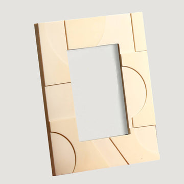 Ivory Resin 3D Cut Inlay Picture Frame 4x6"